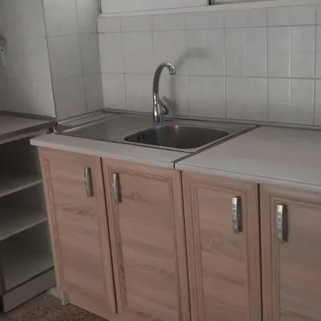 Apartment Beautiful With Private Garden! *
